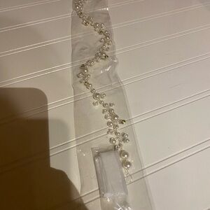 💎3 FOR $15💎Elegant Pearl and Gold Beaded hair accessory